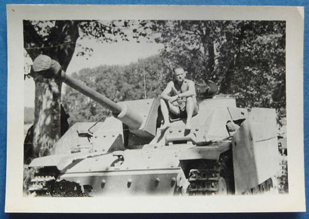 Sturmgeschütz 40 mit Seitenschürze Khakieanstric