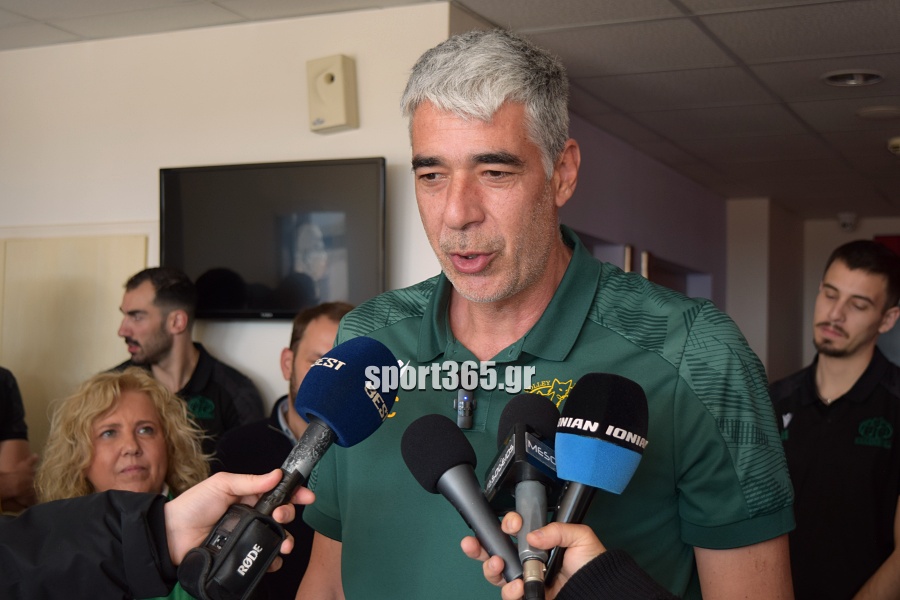 , Οι θριαμβευτές της Καλαμάτας ’80 στο Δημαρχείο: Η πόλη υποκλίθηκε στους πρωταθλητές! – «Να γιορτάσουμε και για την Μαύρη Θύελλα» (φωτο & βίντεο)