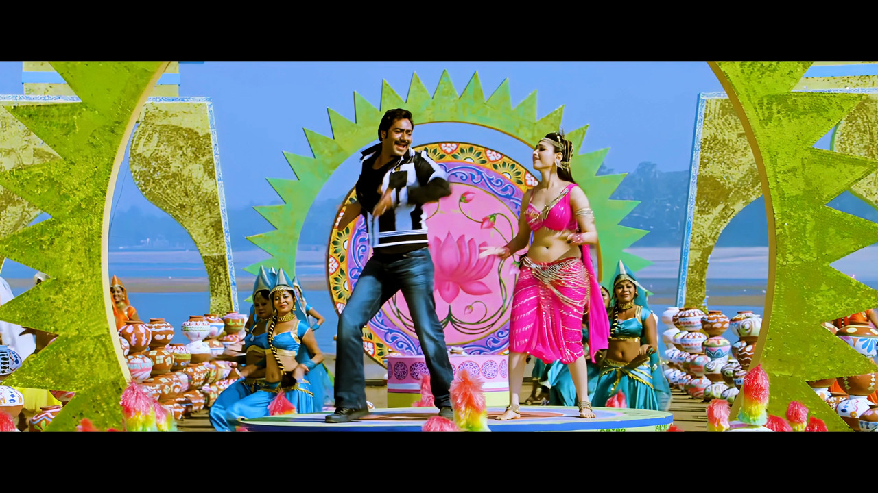 Tamanna Hot Song From Himmatwala Naino Main Sapna 4K (Best Quality).mp4_snapshot_01.03_[2021.04.05_1