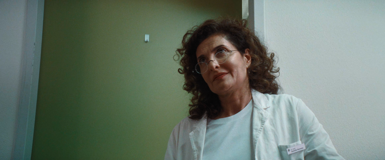 mpv-shot_Cuckoo.2024.2160p.UHD.AMZN.WEB-DL.HDR10 .HEVC-Нечипорук_00_30_20_0001