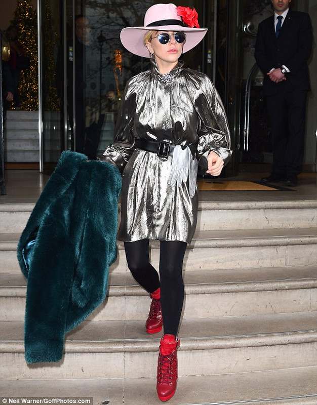 3-B23-A63100000578-4009688-Gaga-for-fash