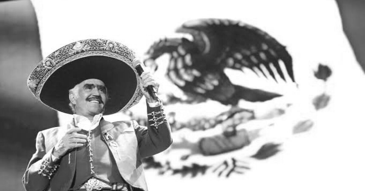 Lord Molécula pide a Claudia Sheinbaum que homenajee a Vicente Fernández