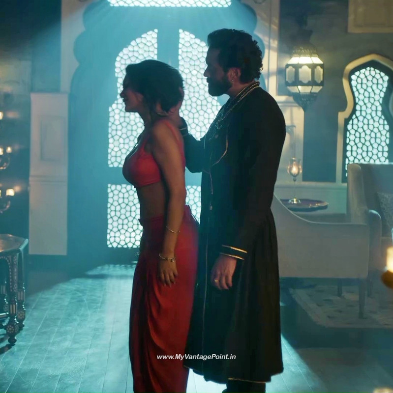 6Esha Gupta Hot in Aashram Web Series