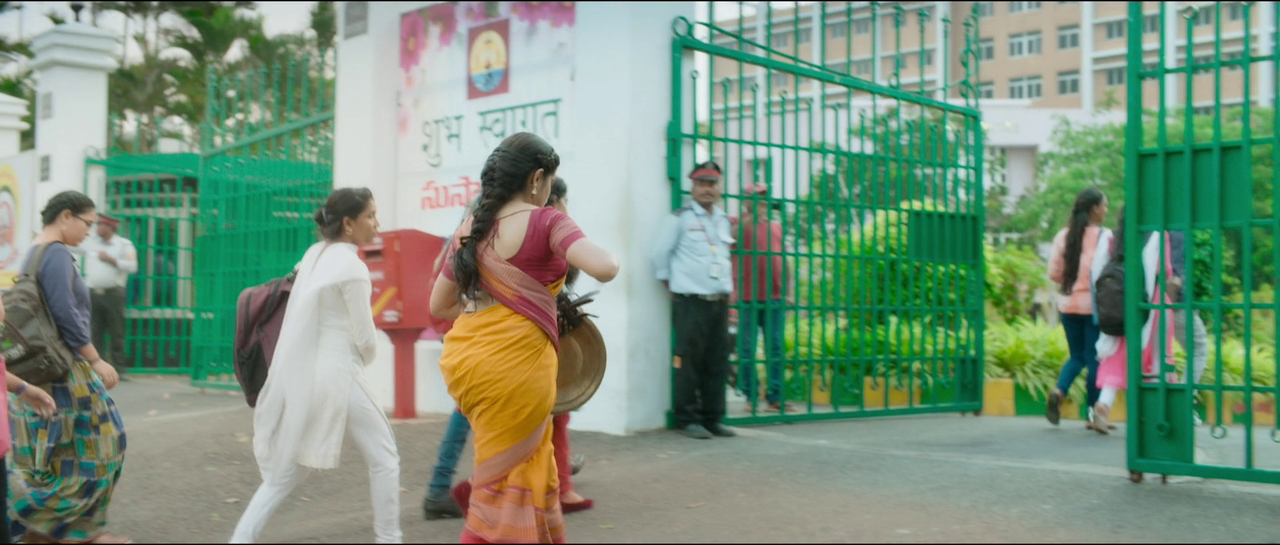 Nivetha Thomas- [SNASP] Busty ASS & Navel Sip scene -Ninnu Kori  (8)