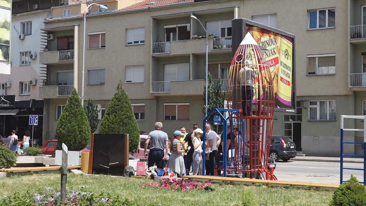Članovi SNS stranke GO Požarevac nastavlja akcije uređenja javnih površina 20494 Članovi SNS stranke GO Požarevac nastavlja akcije uređenja javnih površina 20494