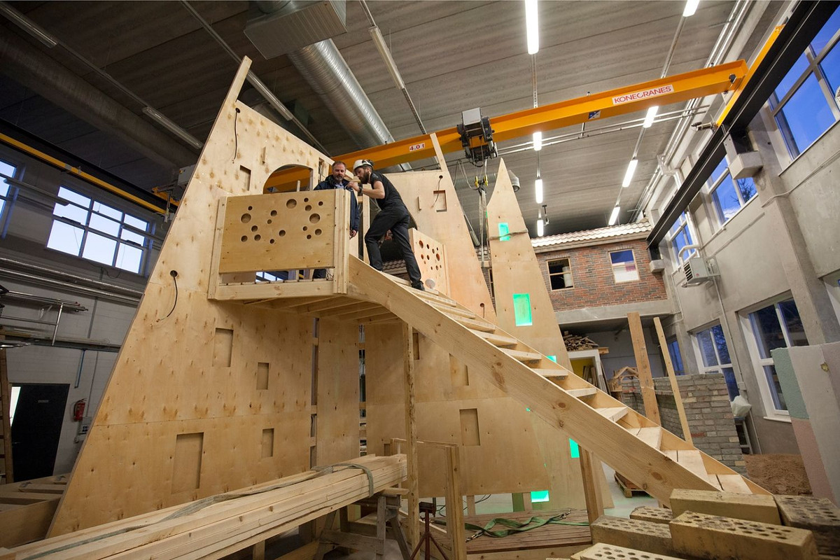 8B1E092B-A02F-4F64-B38E-612579A4966A