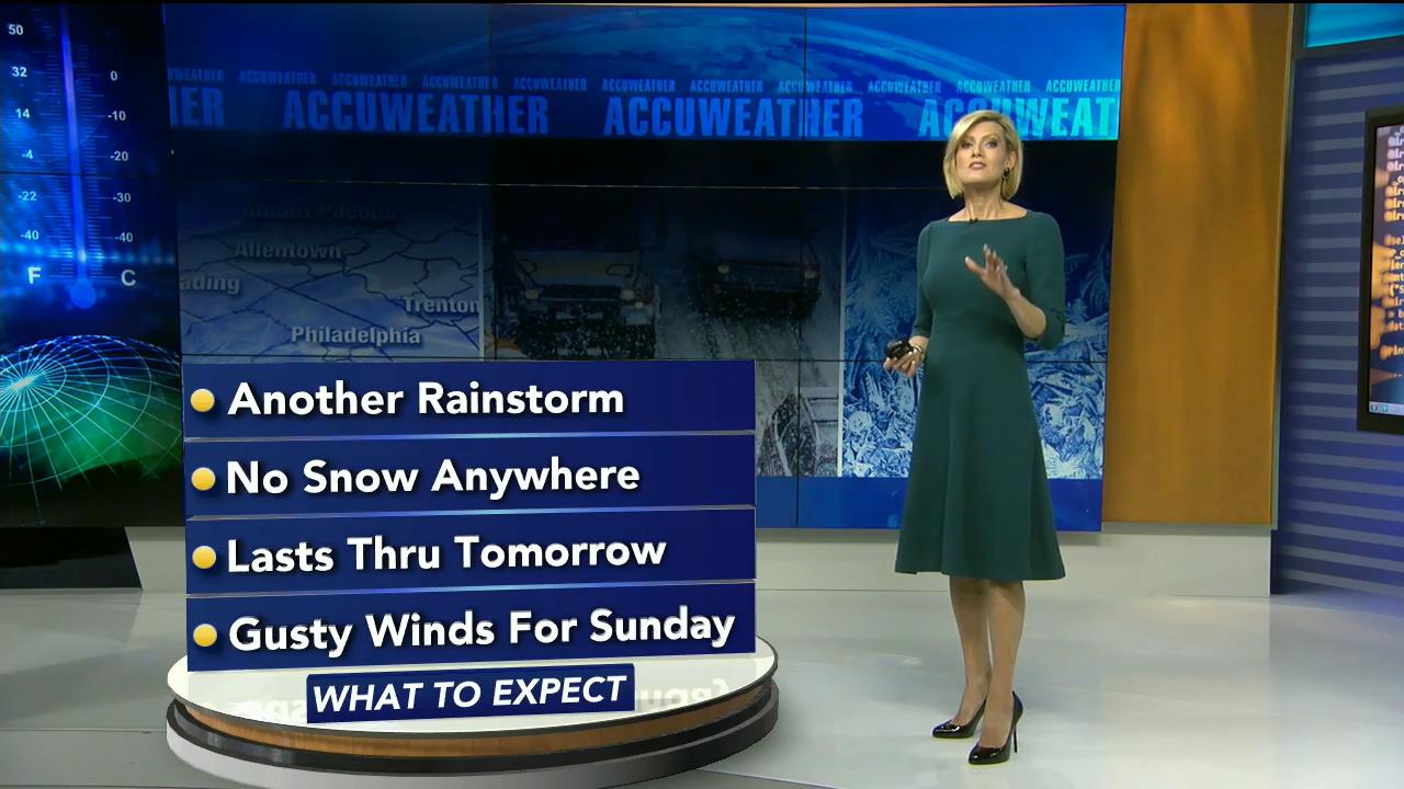 04 January - 23.00.00 - Eyewitness News at 6. Local news, sports
