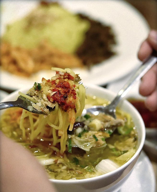 Mi cakalang khas Manado