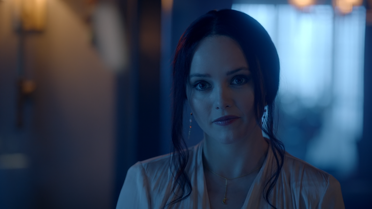 Legacies.S04E11.Follow.the.Sound.of.My.Voice.1080p.10bit.AMZN.WEB-DL.DDP5.1.HEVC-Vyndros.mkv_snapsho