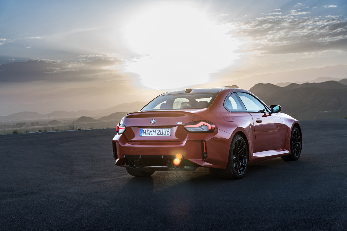 P90481940_highRes_the-all-new-bmw-m2-s