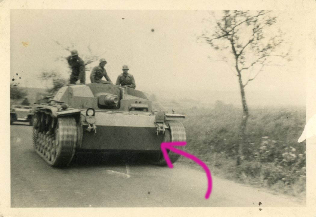 StuG Sturmgeschütz Panzer Tank Vormarsch