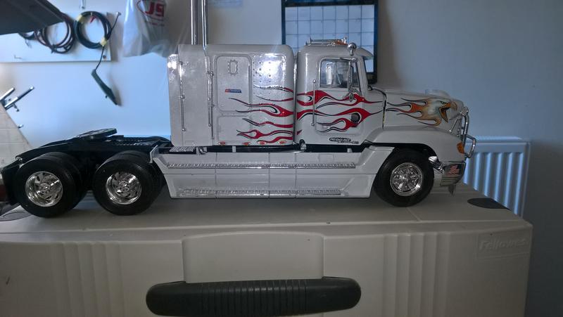 Italeri Freightliner FLD 120 Special