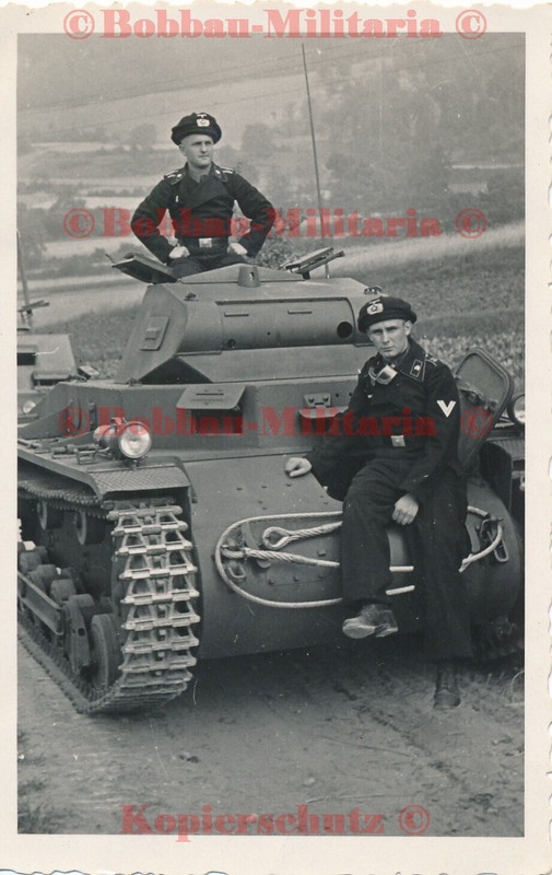 A327 Foto Panzer Regiment 35 Soldat E.Bätz wrapper Schutzmütze Barett Panzer I