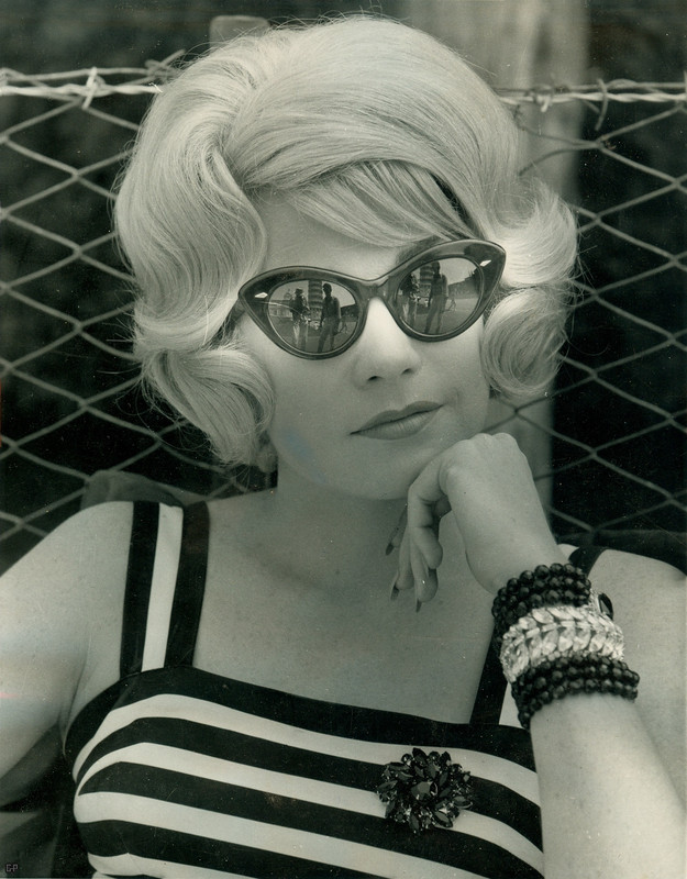 Shirley_MacLaine_c30