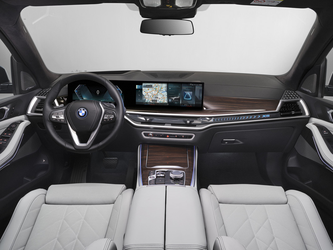 P90492273_highRes_the-new-bmw-x5-xdriv