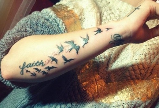 Тату птицы — значение для девушек татуировки орла, сокола, голубя, ласточки, совы, стаи птиц. Фото
