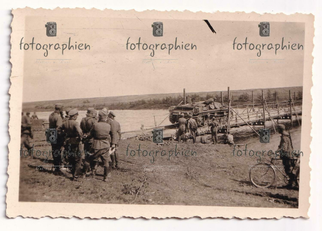 org. Foto Russland Nord Pionier Brücke Fluss Übergang Panzer Tank 1941
