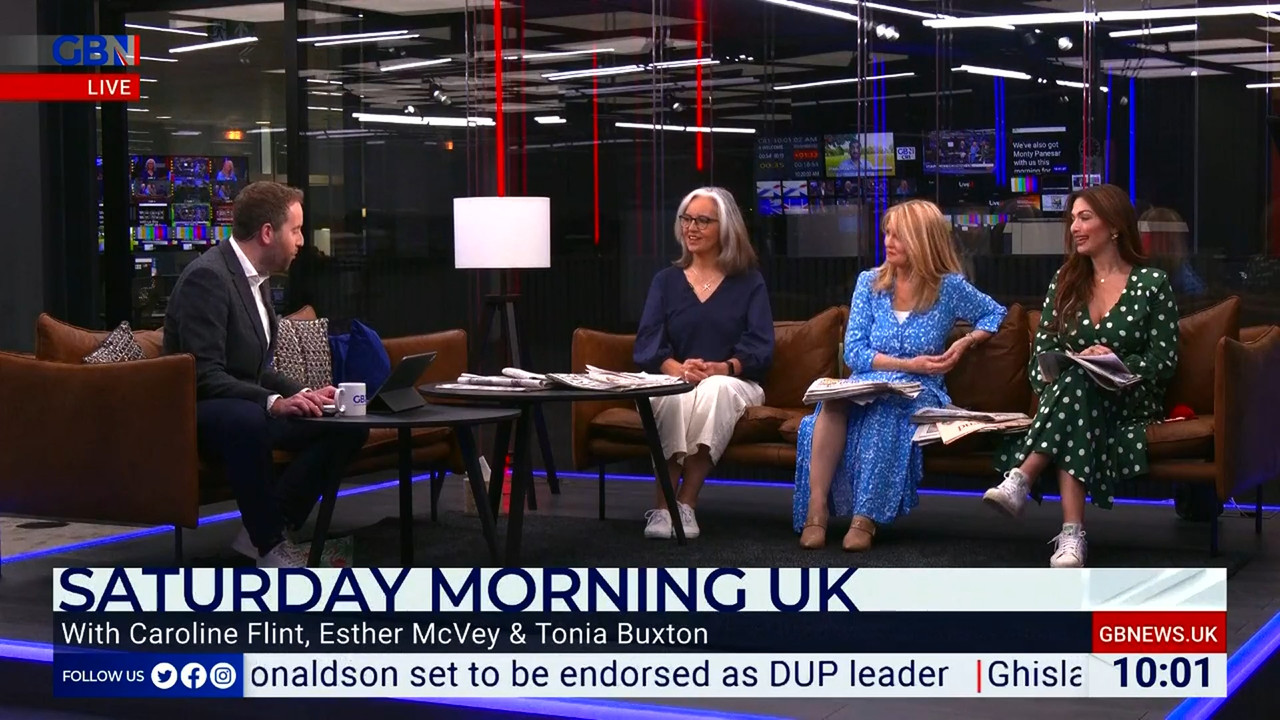 06.26 - 10.00.00 - Saturday Live. Opinion, news and a bit of fun on S....ts_snapshot_02.43.923