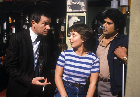 https://i.postimg.cc/rmnQBMSH/bloomfield-tv-1983.jpg