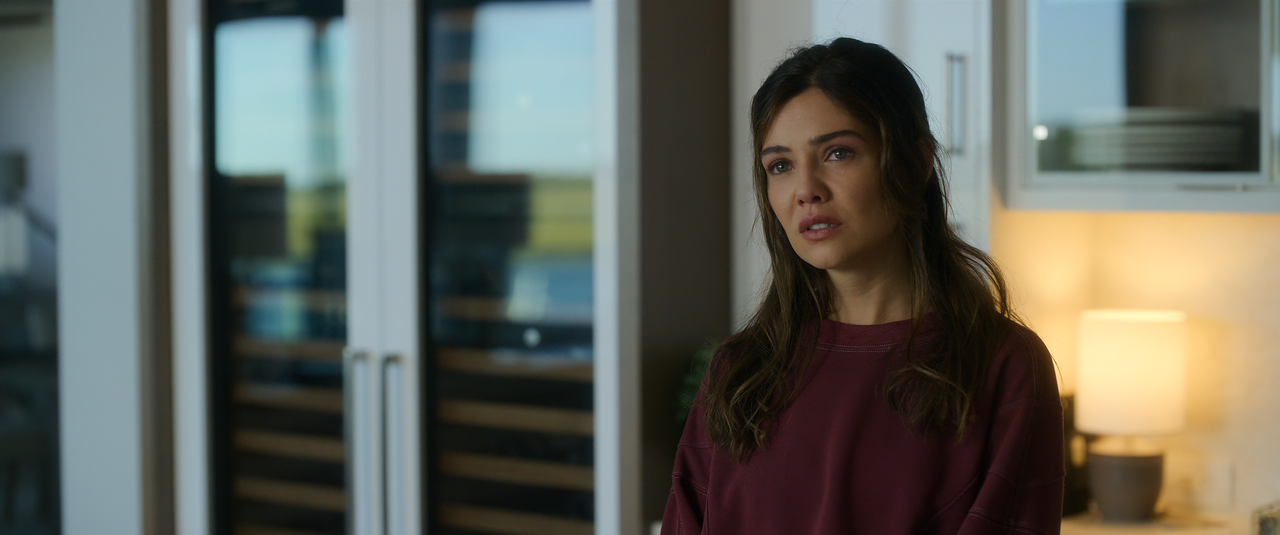 The.Waterfront.S01E04.You.Can't.Trust.a.Buckley.2160p.10bit.NF.WEB-DL.DDP5.1.HEVC-Vyndros.mkv_snapsh