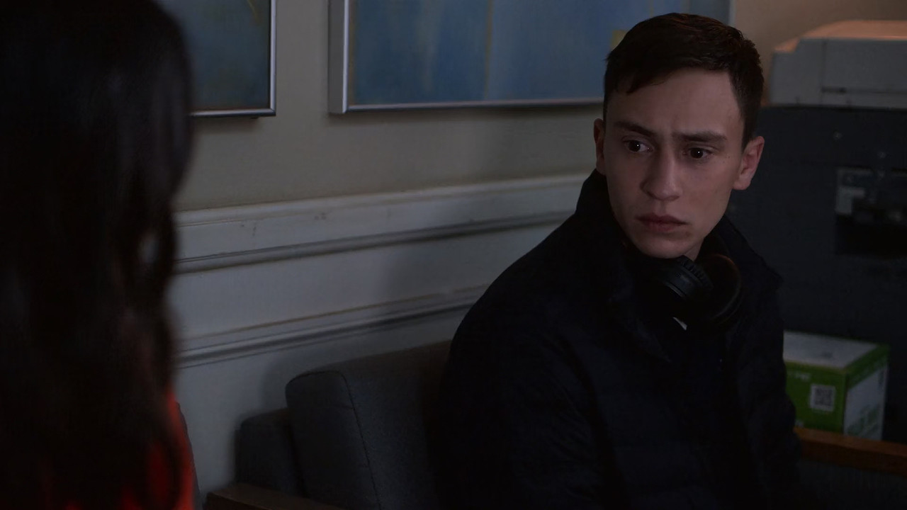 Atypical (2017) S02E01 Juiced! (1080p NF WEB-DL x265 10bit EAC3 