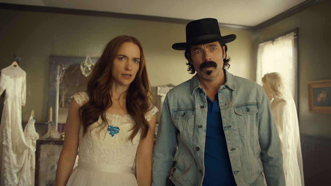 Wynonna.Earp.S04E12.Old.Souls.1080p.10bit.BluRay.AAC5.1.HEVC-Vyndros.mkv_snapshot_09.18_[2022.07.14_