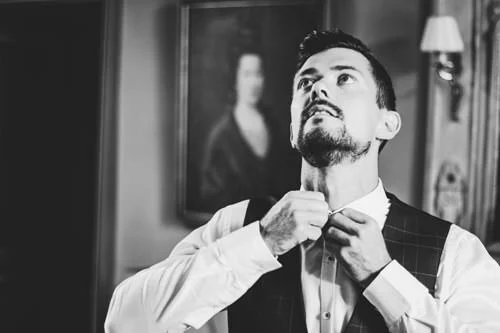 jeremy-habillage-tenue-mariage-homme-habit-noeud-papillon-champetre