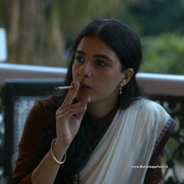 smoking-isha-talwar-as-madhuri-yadav-in-mirzapur-season-3