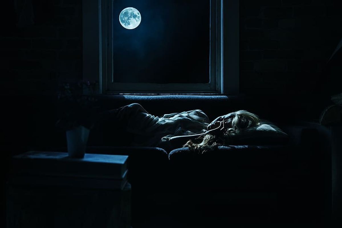 2022-09-night-moon-dark-blue-woman-girl-jpg.jpg