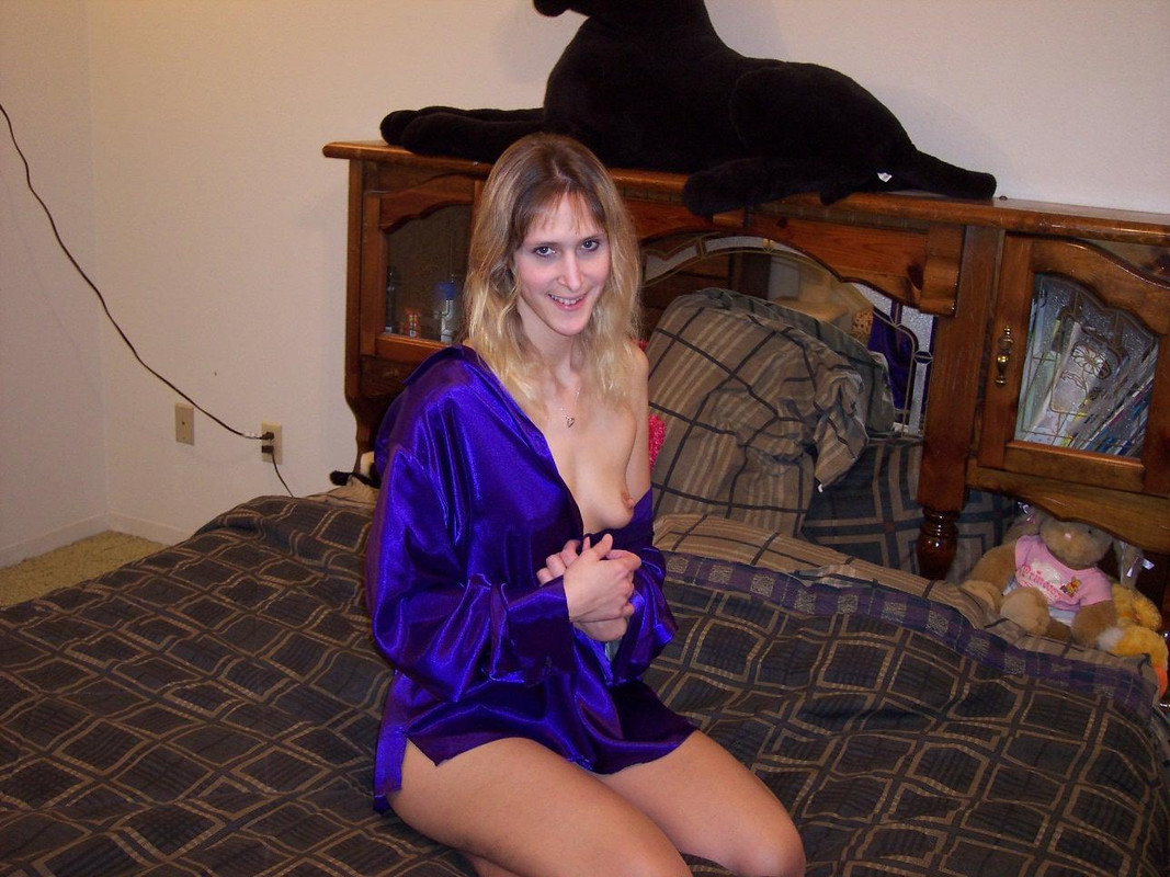 Esposa amateur rubia caliente le gusta en publico