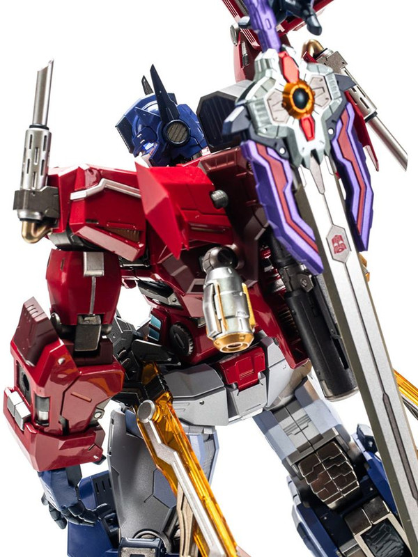 Flame-Toys-Kuro-Kara-Kuri-Optimus-Prime-15