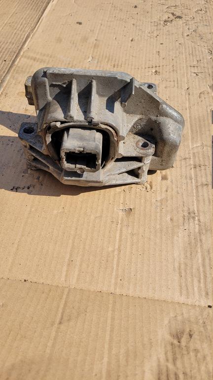 Опора двигателя