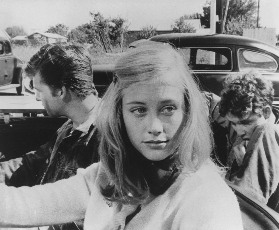 CybillShepherd_b79