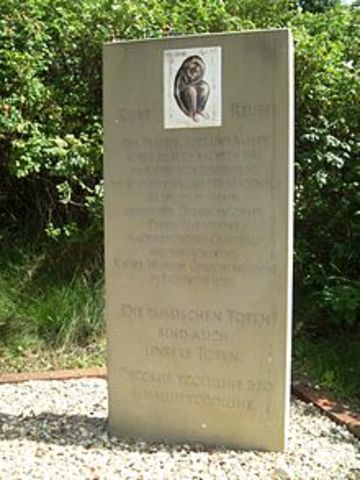 https://i.postimg.cc/rmvxCZtW/Reuber-Kurt-Langeoog-Friedhof.jpg