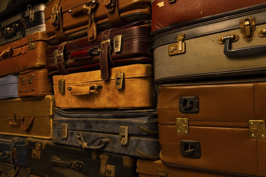 brown-luggage-6800246-1280.jpg