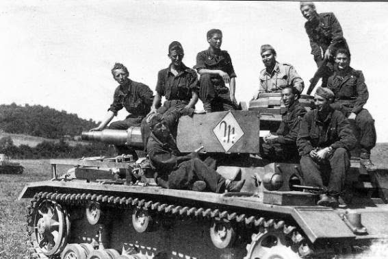 Blindados de la División Centauro en la batalla de Gafsa, Túnez