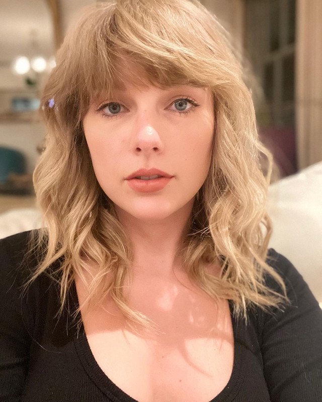 7 Potret Taylor Swift saat ulang tahun ke-31, makin dewasa & memesona
