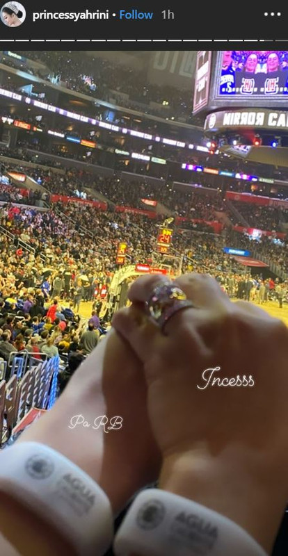 Syahrini dan Reino Barack asyik nonton basket di Staples Center