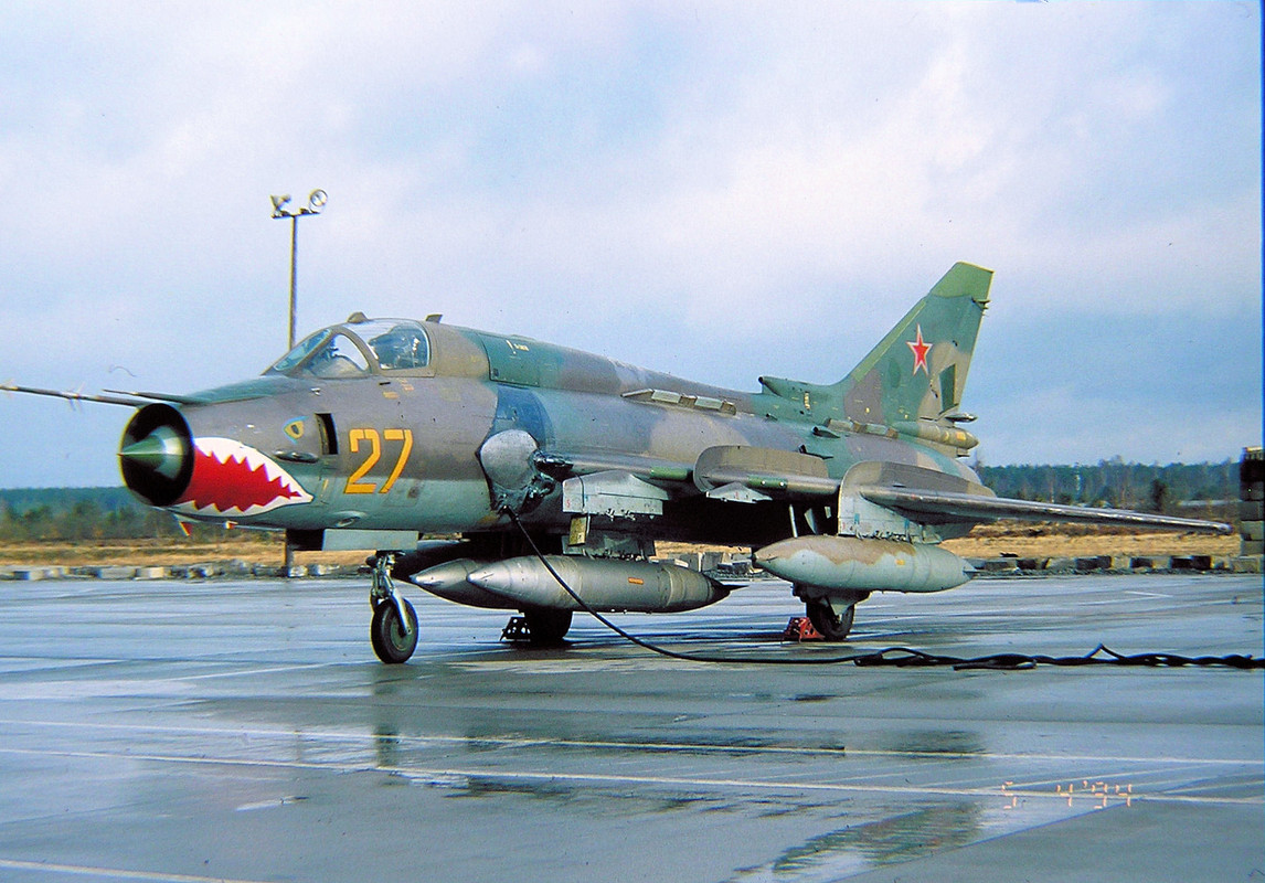 20 GvAPIB Su-17M4 27 yellow_12204 (8)_05.04.94_3