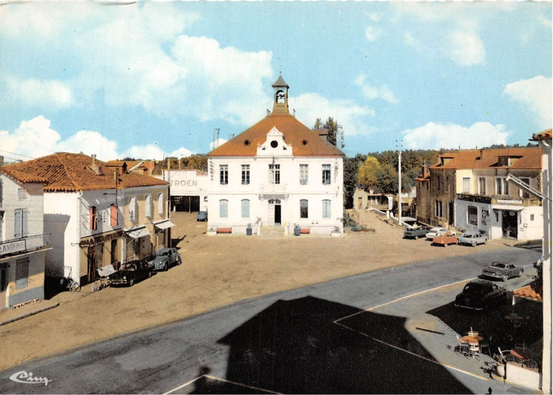 Riscle place de  l' hôyel de ville
