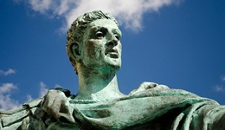 15 КостянтинСтатуя