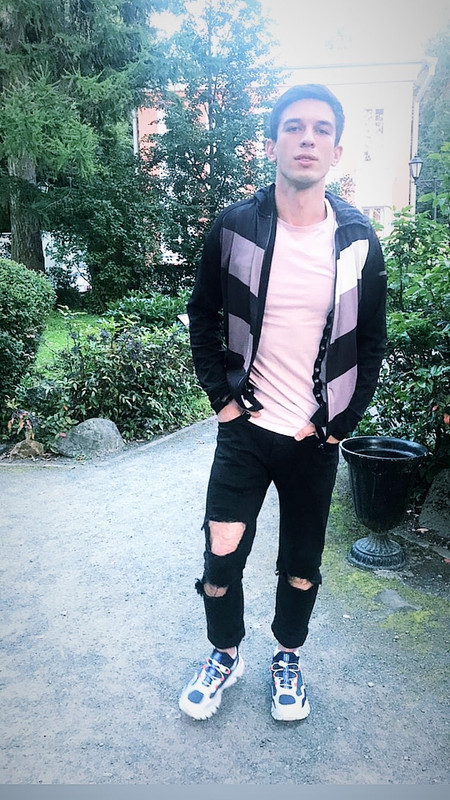 30D529FE-31CE-45CE-A584-331F5501A2FA