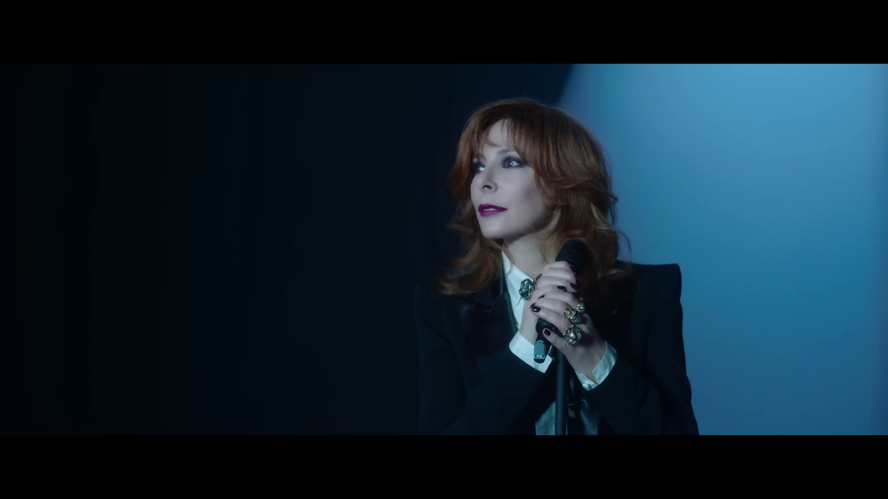 Mylène Farmer L' Emprise Bande originale du film Donjons et Dragons ( Clip officiel)866 — Postimages