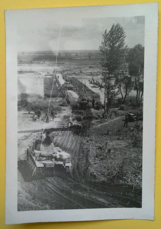 Fotos Panzer überqueren Pontonbrücke1