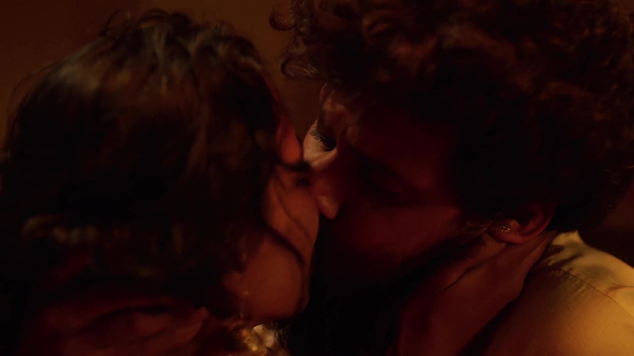 [Image: vlcsnap-2025-10-28-19h25m29s966.jpg]