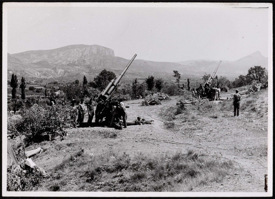 Artillería_utilizada_en_la_Guerra_Civil._Cañones_ametralladoras_antiaéreos_tanques_morteros._83