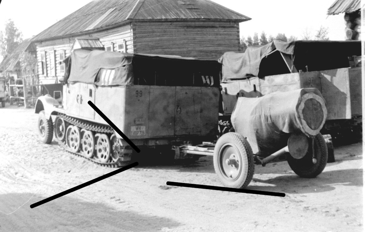 Rußland Dorf Ostfront Deutscher SdKfz Halbkette Anhänger-