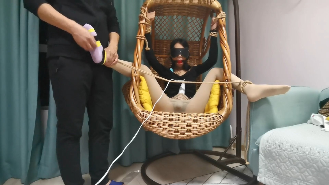 JS原创 吊椅缚.mp4_20220302_185215.232