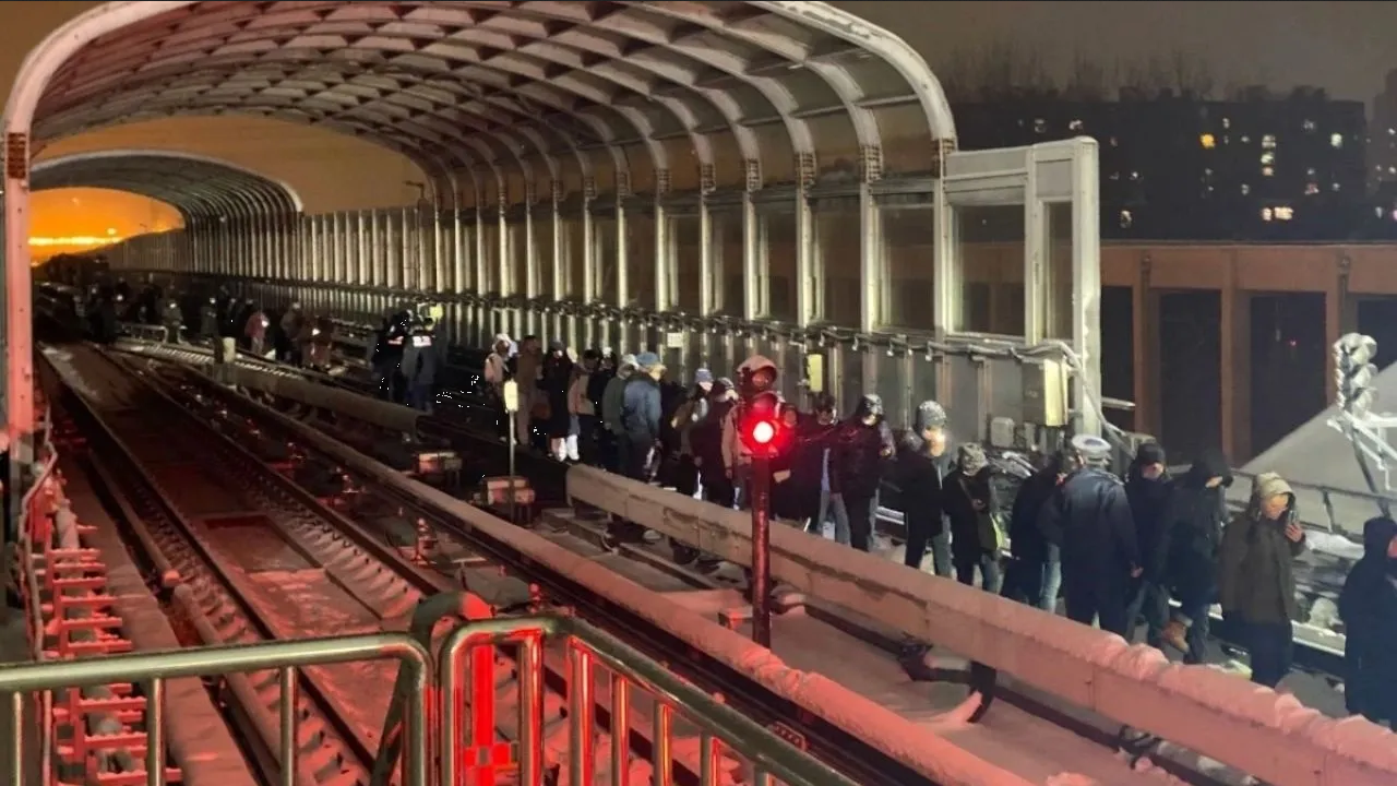 Accidente de tren subterráneo en Beijing deja más de 500 lesionados