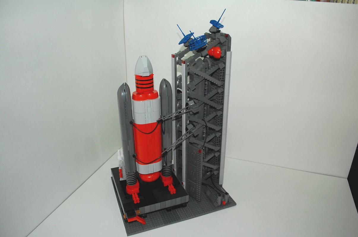 Lanzadera Challenger y torre de lanzamiento 05